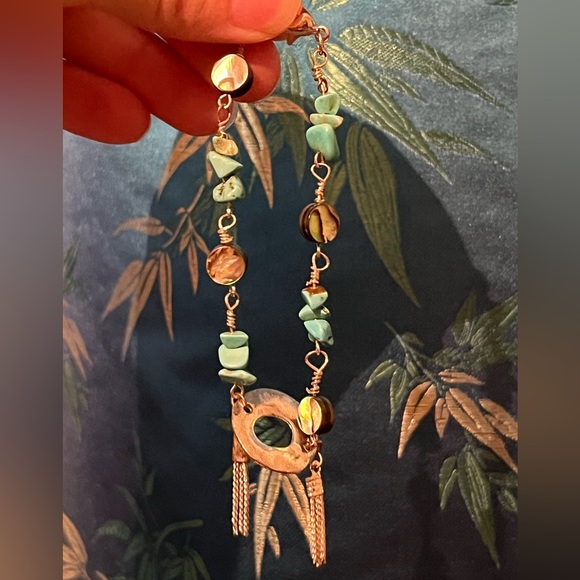 Shell & Abalone Necklace & Bracelet set - Picture 4 of 7